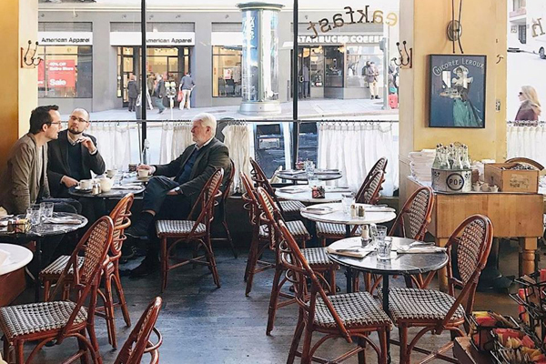 Cafe de la Presse, french restaurant in San Francisco — Cafe de la Presse